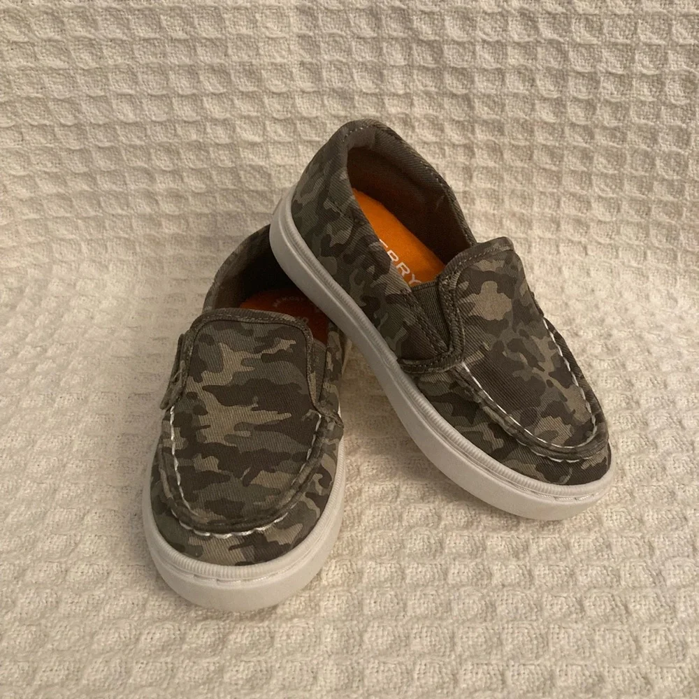 Sperry Boys Camo Print Junior Salty Top Sider Sneakers With Velcro Closure